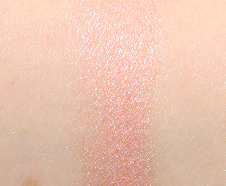 MAC Warm Aura Mineralize Skinfinish