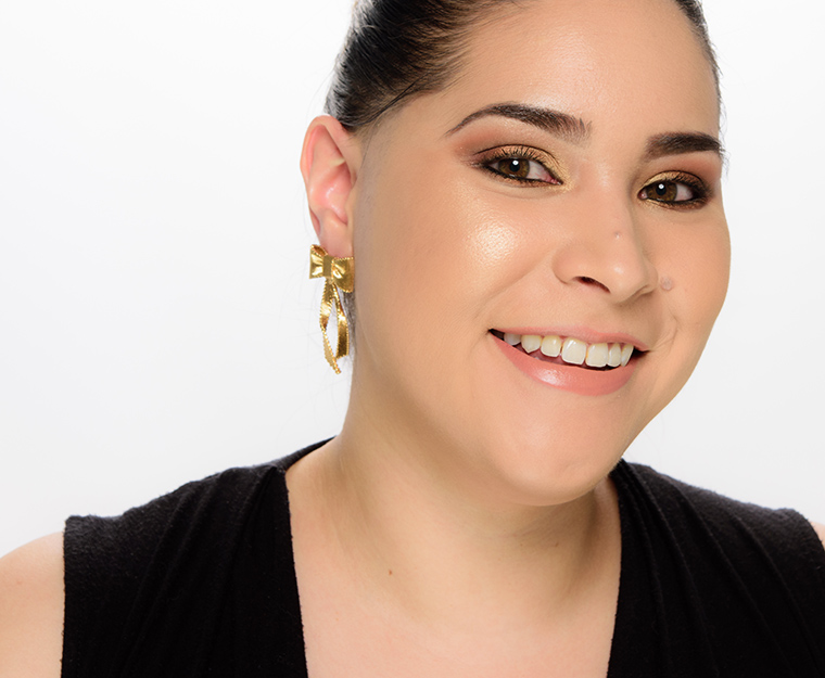 MAC Whisper of Gilt Extra Dimension Skinfinish