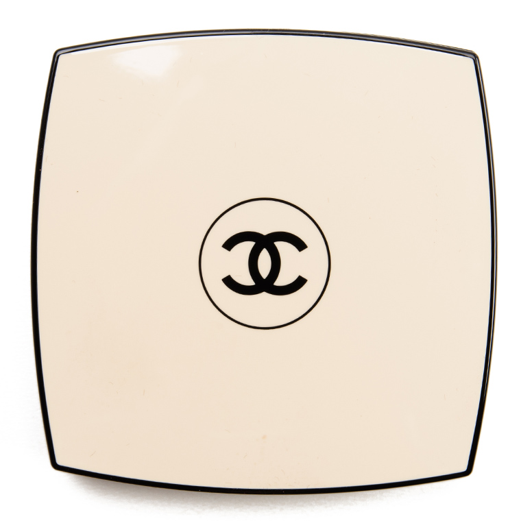 Chanel Deep Les Beiges Healthy Glow Natural Eyeshadow Palette