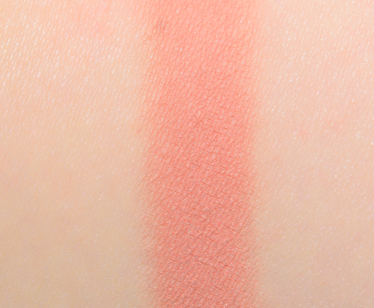 Huda Beauty Demure Eyeshadow