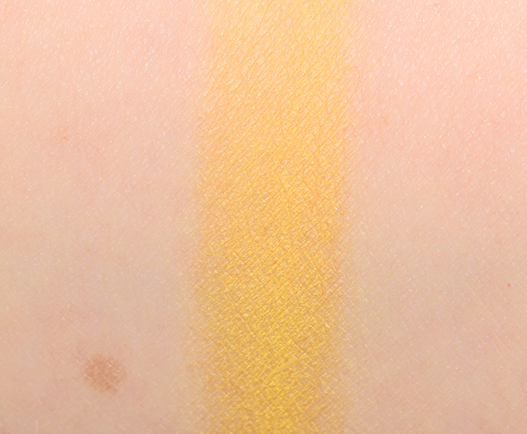 <p class="text-center">Makeup Geek Potential Power Pigment</p>