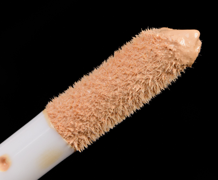 Charlotte Tilbury Light (2) Hollywood Flawless Filter