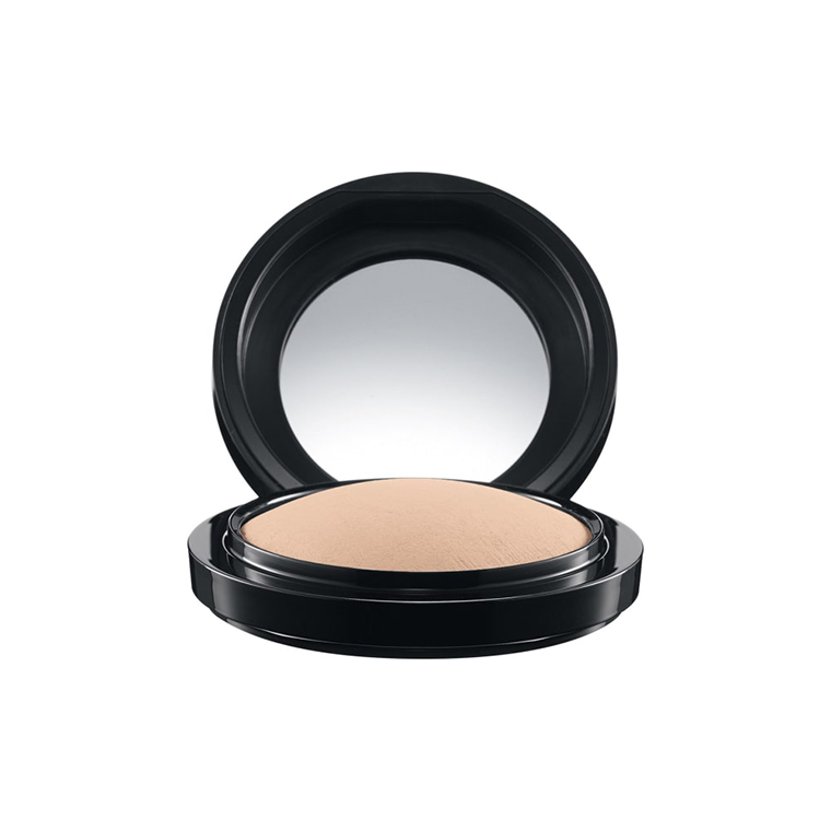 MAC Light Plus Mineralize Skinfinish Natural Review & Swatches