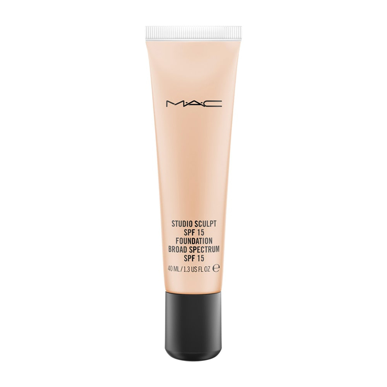 MAC NC20 Studio Sculpt SPF 15 Liquid Foundation