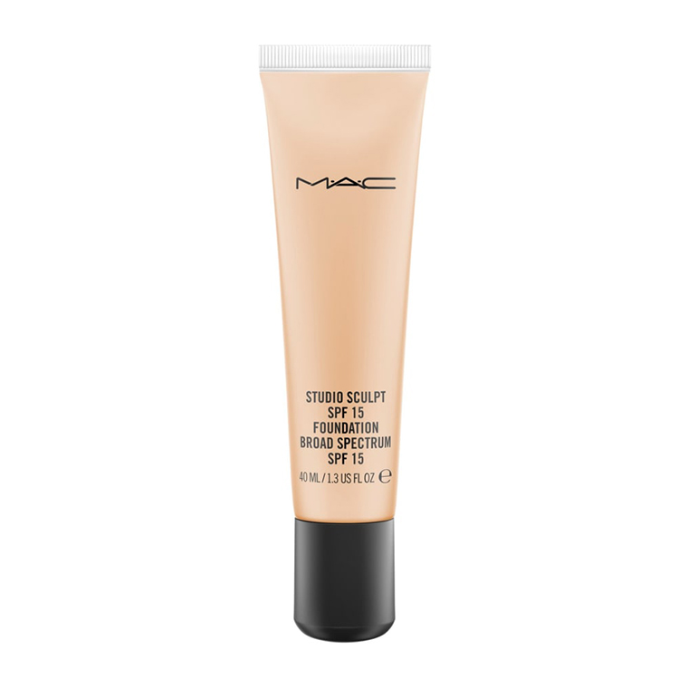 MAC NC30 Studio Sculpt SPF 15 Liquid Foundation