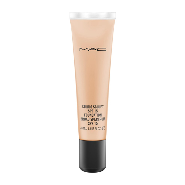 MAC NC40 Studio Sculpt SPF 15 Liquid Foundation