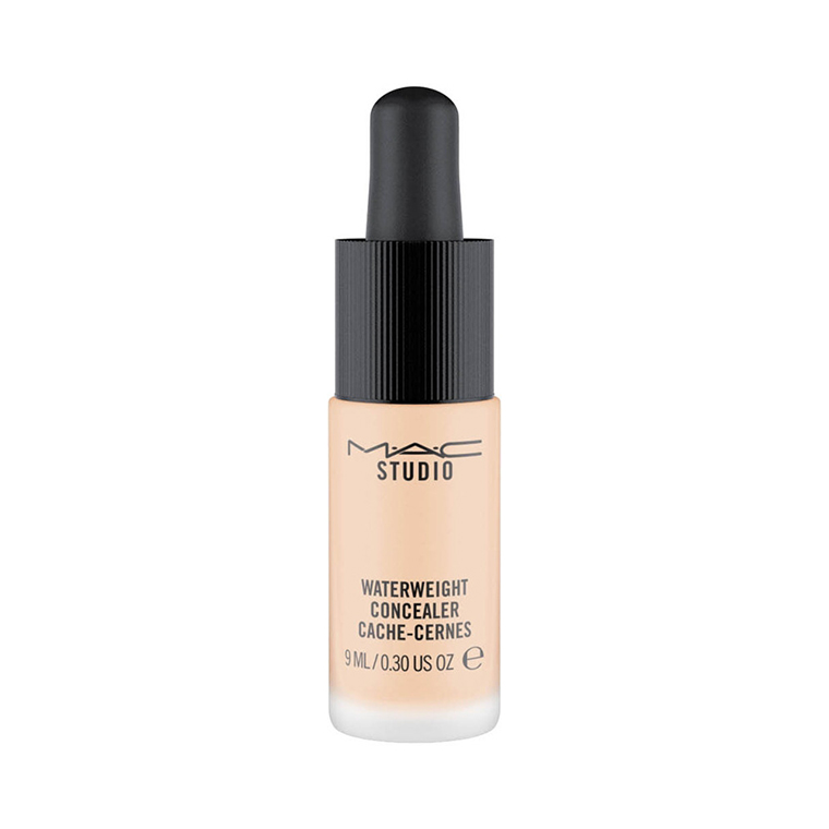 MAC NC15 Studio Waterweight Concealer