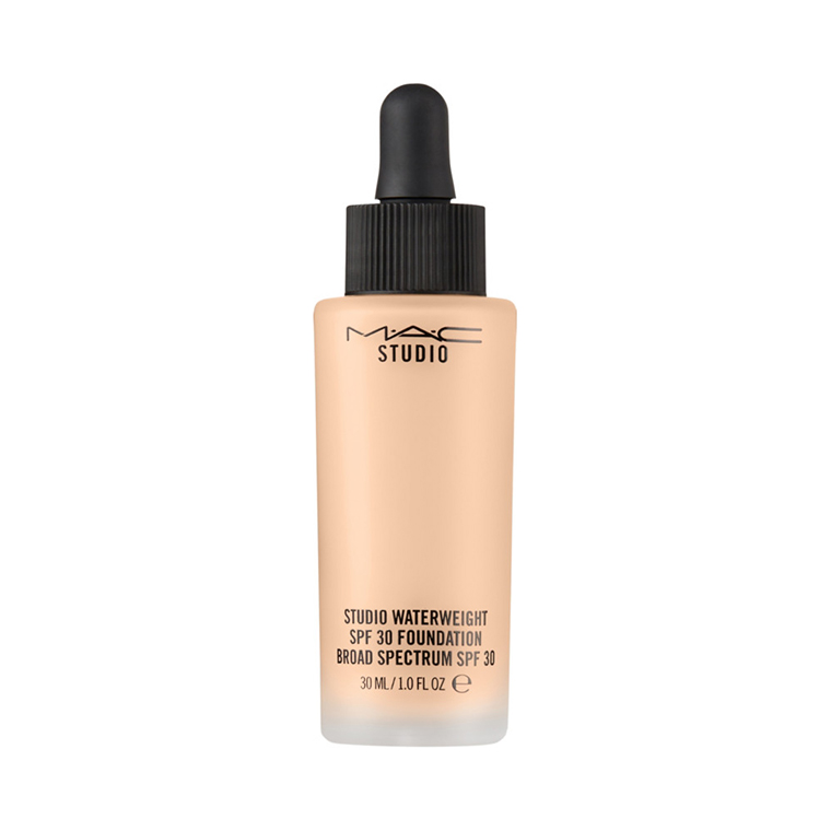 MAC NC30 Studio Waterweight SPF 30 Foundation