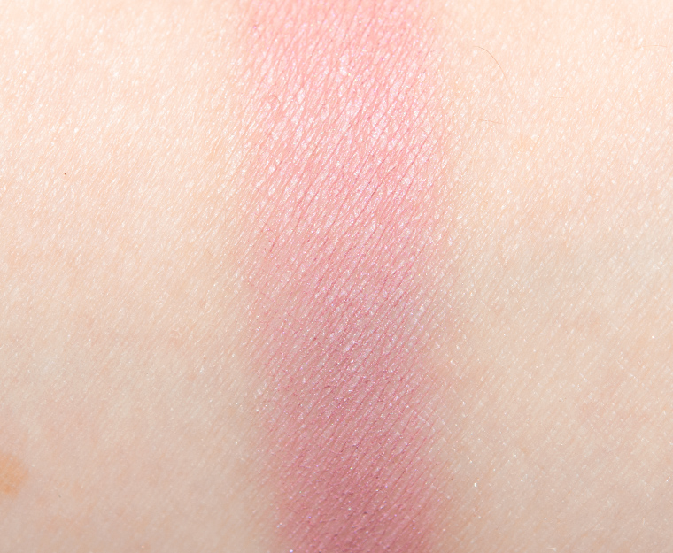<p class="text-center">NABLA Cosmetics Circle Soft Matte Eyeshadow</p>