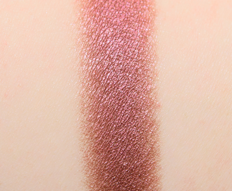 <p class="text-center">NABLA Cosmetics Daphne No. 2 Just Pearl Eyeshadow</p>