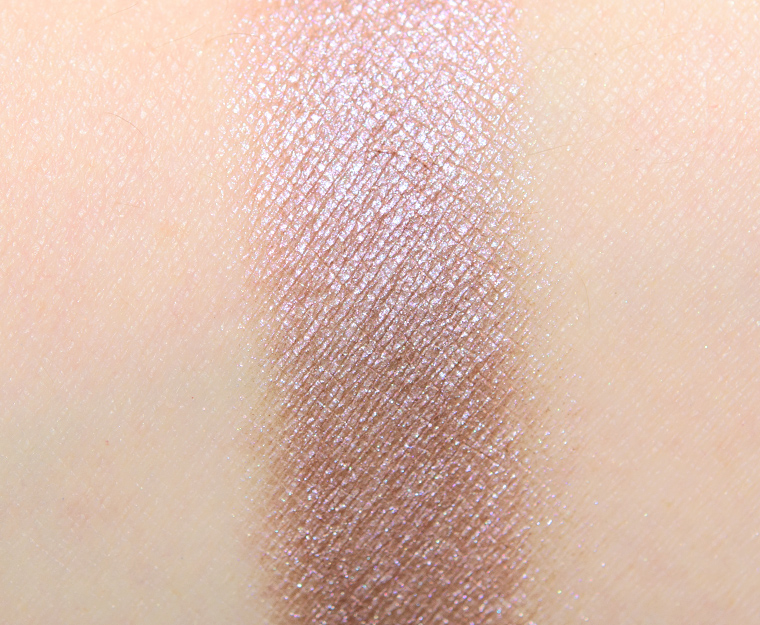 <p class="text-center">NABLA Cosmetics Ground State Just Pearl Eyeshadow</p>