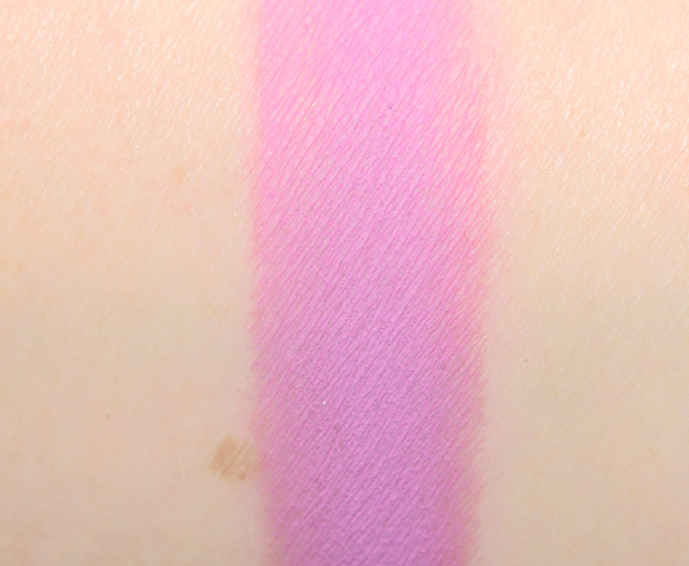 <p class="text-center">NABLA Cosmetics Lotus Super Matte Eyeshadow</p>