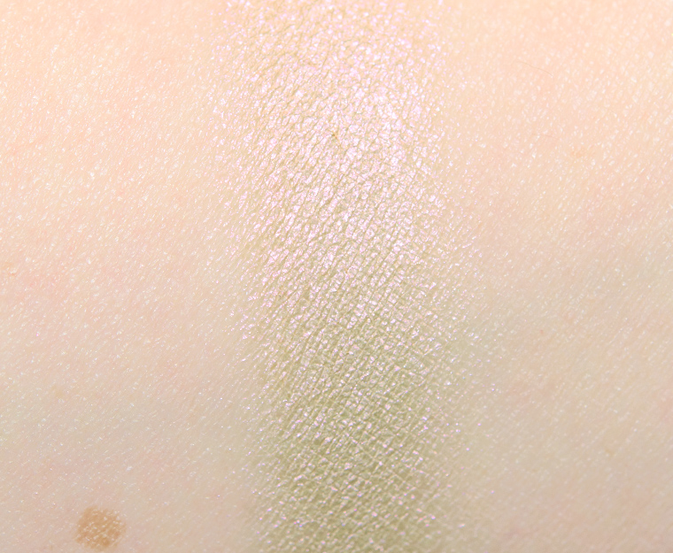 <p class="text-center">NABLA Cosmetics Madreperla Satin Eyeshadow</p>