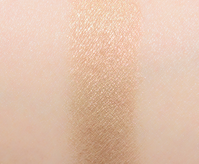 <p class="text-center">NABLA Cosmetics Mellow Just Pearl Eyeshadow</p>