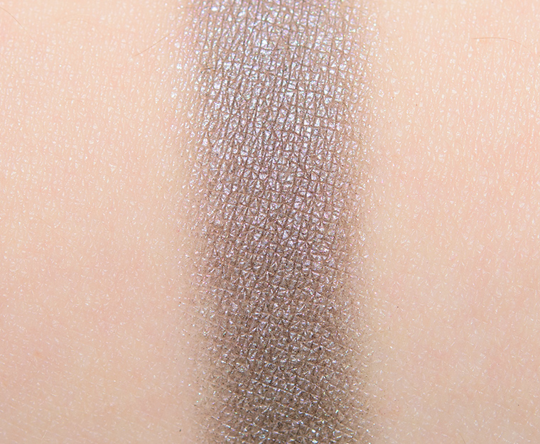 <p class="text-center">NABLA Cosmetics Moonrise Just Pearl Eyeshadow</p>