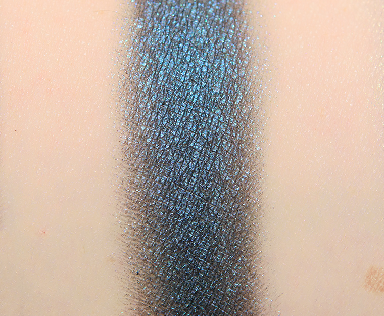 <p class="text-center">NABLA Cosmetics Under Pressure Satin Eyeshadow</p>