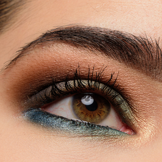 Urban Decay Born to Run Palette | <a href="https://www.temptalia.com/looks/a-smoky-green-eye-with-urban-decay-born-to-run/">Look Details</a>