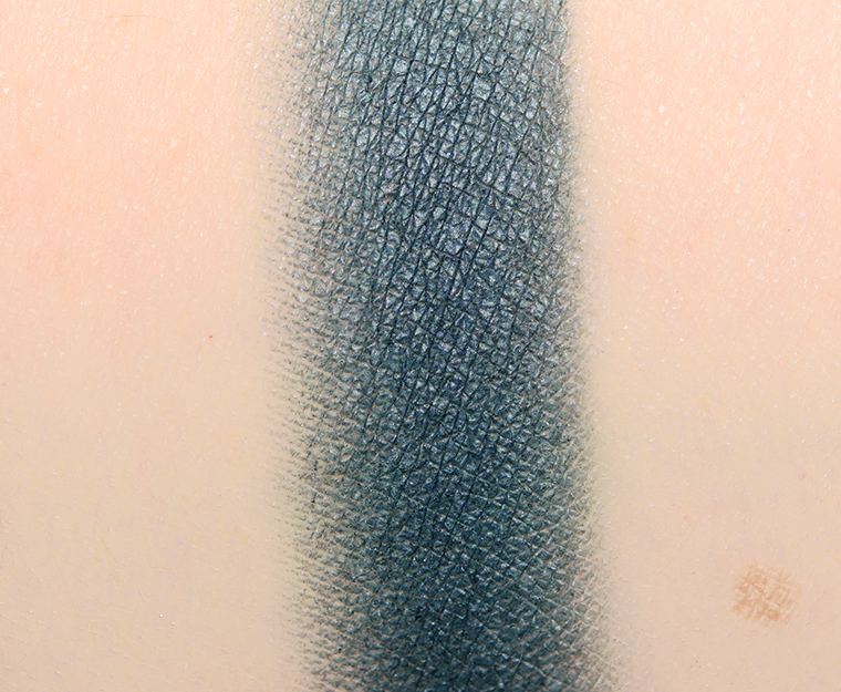 Chanel Quiet Revolution #2 Multi-Effect Eyeshadow