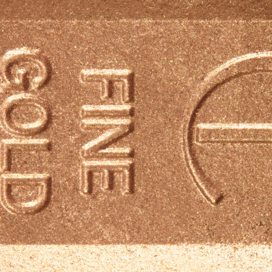Charlotte Tilbury Gold Bar Highlighter Gold Bullion