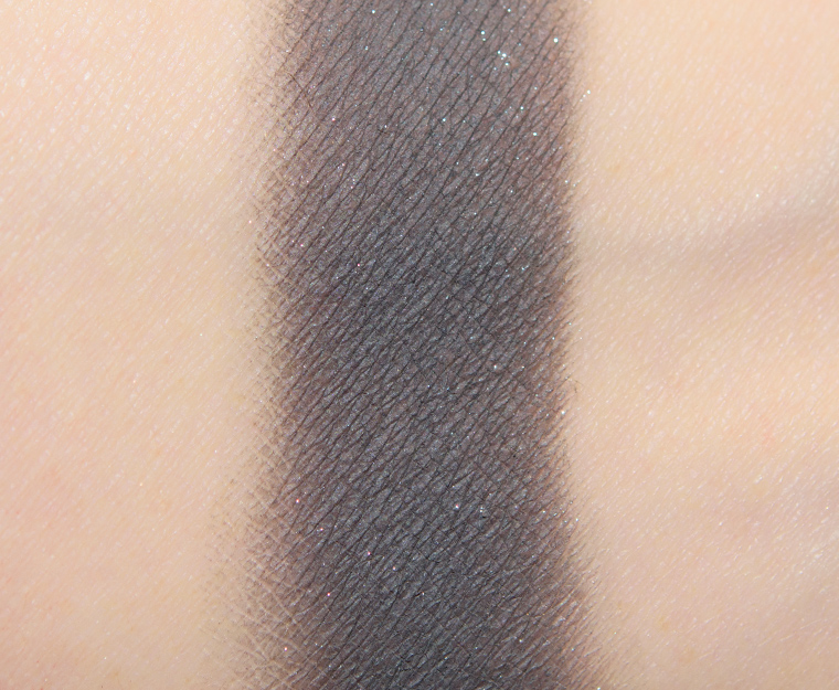 <p class="text-center">Marc Jacobs Beauty Dynam-O O!Mega Gel Powder Eyeshadow</p>