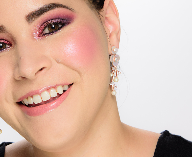 Too Faced Plumagranate (Highlighter) Tutti Frutti Strobe Powder