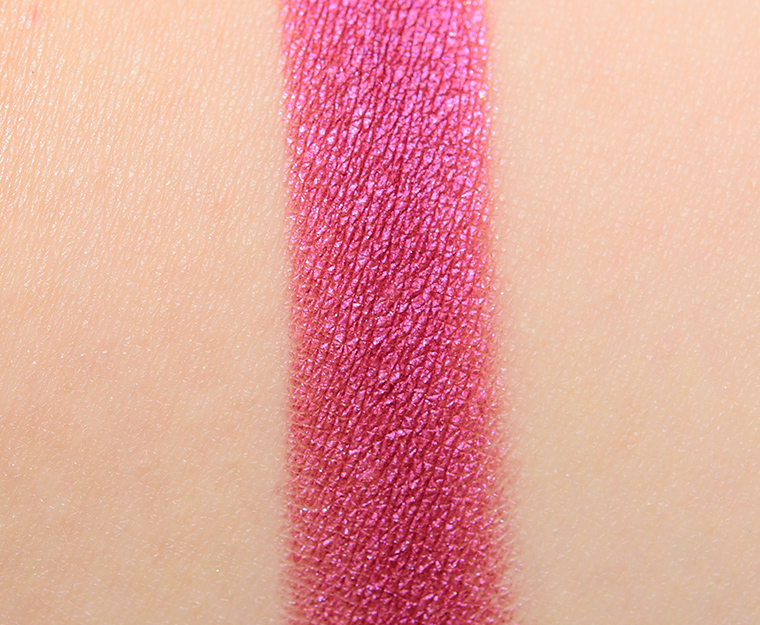<p class="text-center">Huda Beauty Amethyst #1 Eyeshadow</p>