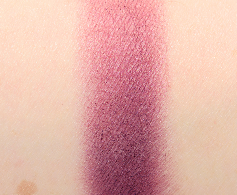 <p class="text-center">Huda Beauty Amethyst #4 Eyeshadow</p>