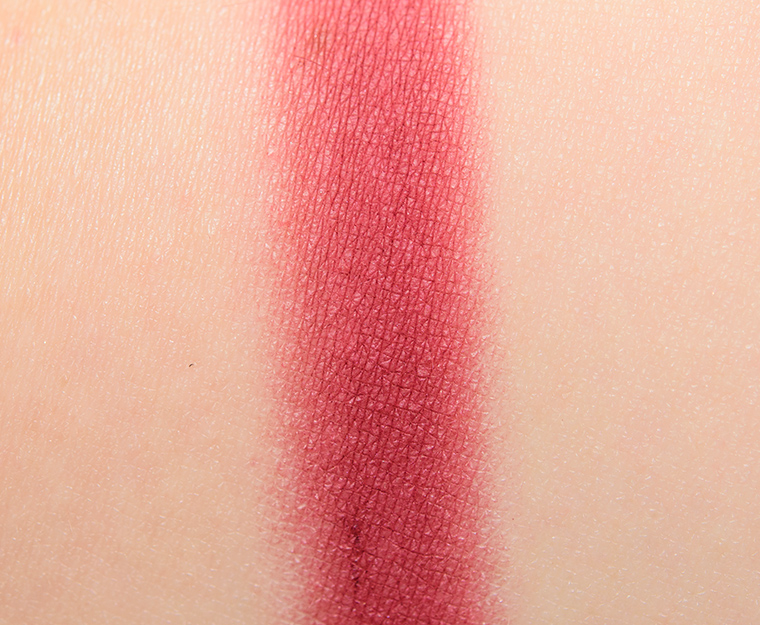 <p class="text-center">Huda Beauty Ruby #4 Eyeshadow</p>