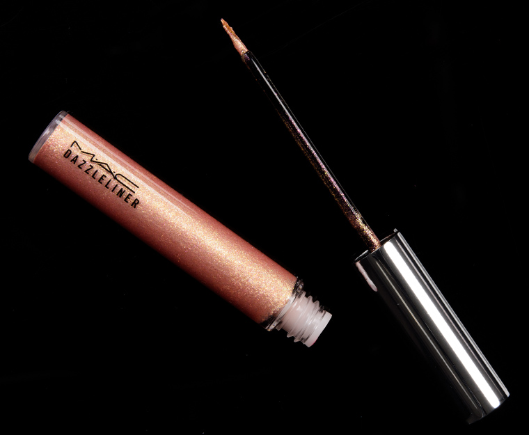 <p class="text-center">MAC Holiday Time Dazzleliner</p>