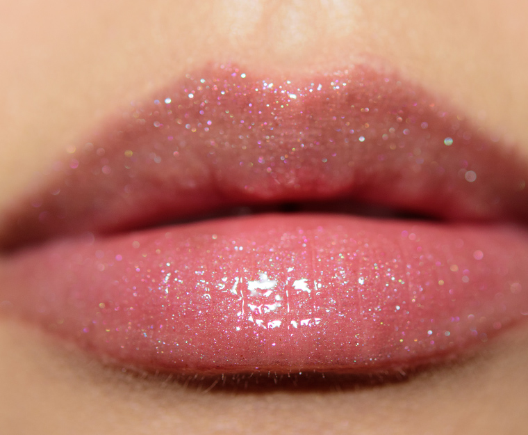 <p class="text-center">MAC Scarcely Seen Lipglass</p>
