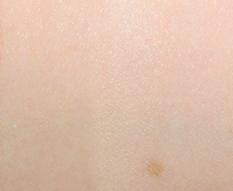 <p class="text-center">Huda Beauty Concealed (New Nudes) Concealer Base</p>