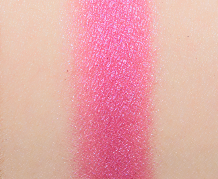 <p class="text-center">MAC 120 BPM MAC Girls Eyeshadow</p>