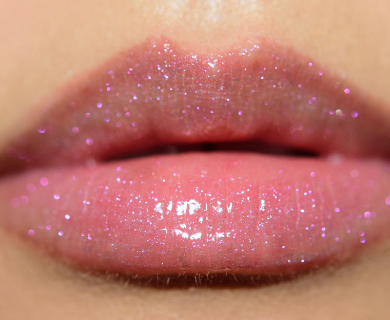 <p class="text-center">MAC Buzz Cut Lipglass</p>