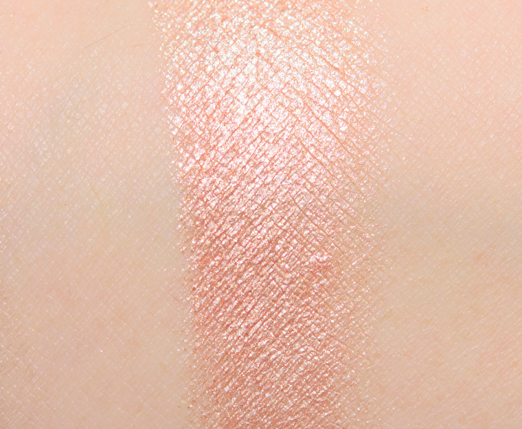 <p class="text-center">MAC Flashbeams MAC Girls Eyeshadow</p>