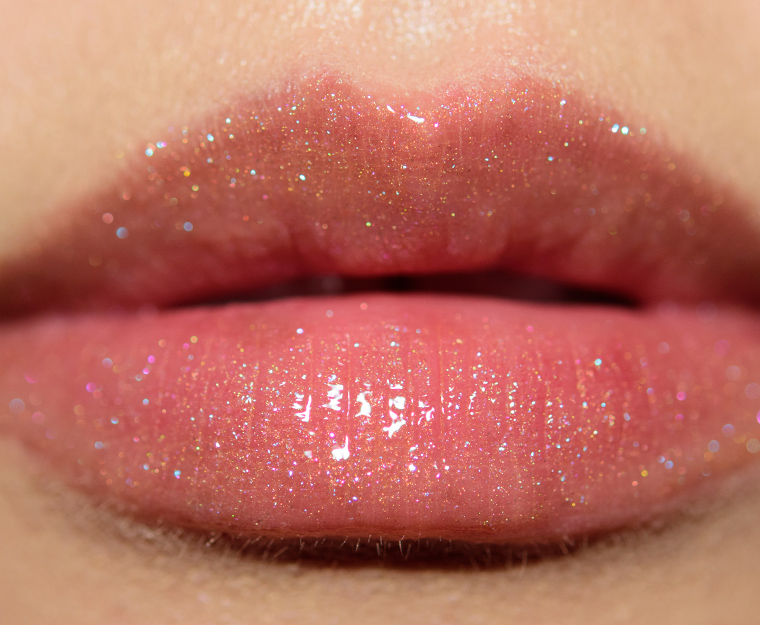 <p class="text-center">MAC Twerk for Gifts Dazzleglass</p>