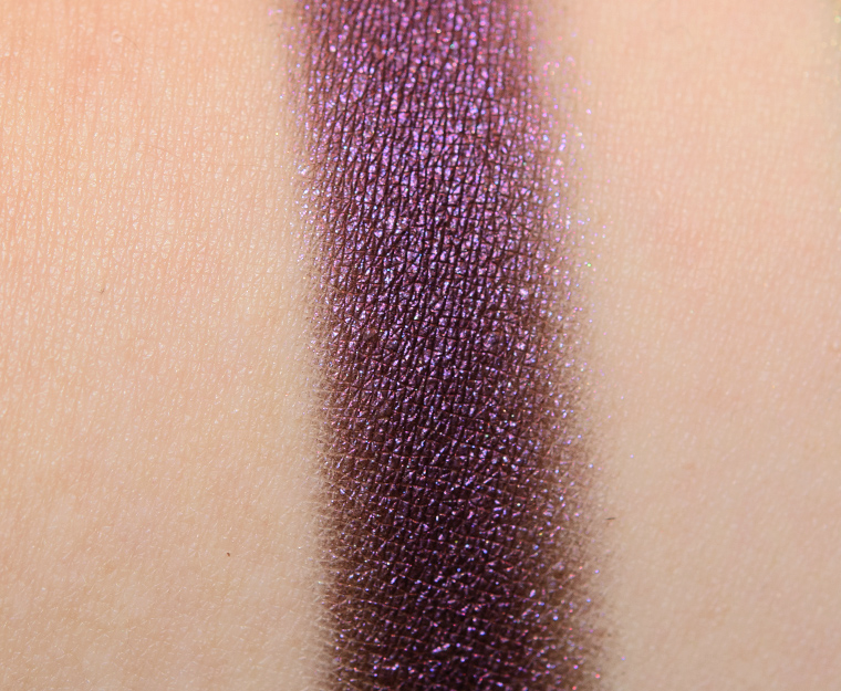 <p class="text-center">Sydney Grace Sovereign Rain Pressed Pigment Shadow</p>