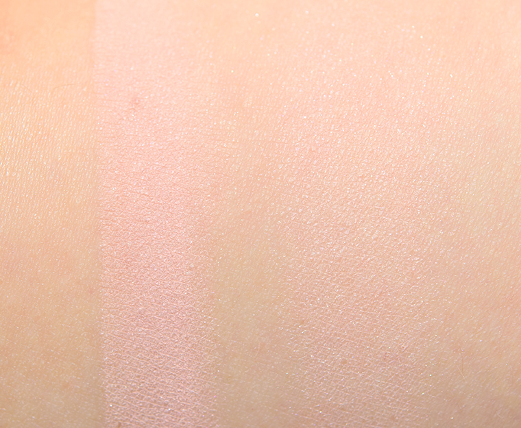 <p class="text-center">MAC Fleur Real High-Light Powder</p>