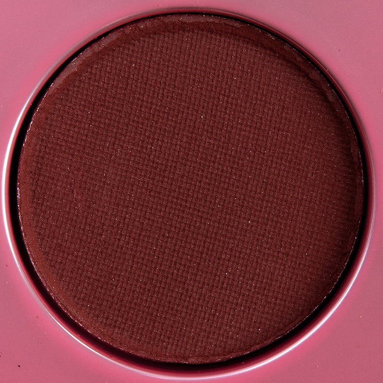 <p class="text-center">MAC Kabuki Doll Eyeshadow</p>