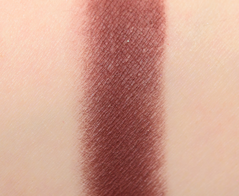 <p class="text-center">MAC Kabuki Doll Eyeshadow</p>
