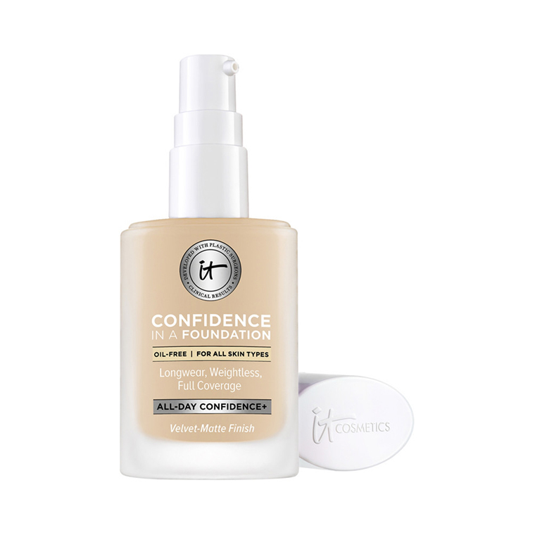 IT Cosmetics 145 Light Tan Confidence in a Foundation