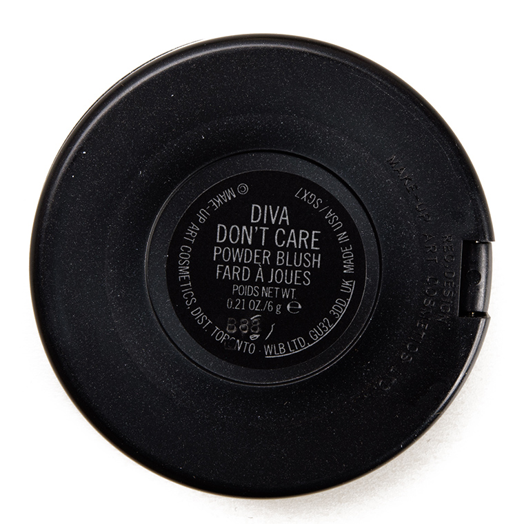 MAC Diva Don't Care Powder Blush