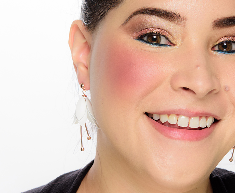 MAC Diva Don't Care Powder Blush