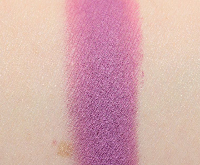 Marc Jacobs Beauty Violet O!Mega Gel Powder Eyeshadow