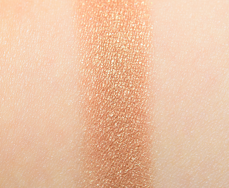 <p class="text-center">Chanel Blurry Green #1 Multi-Effect Eyeshadow</p>