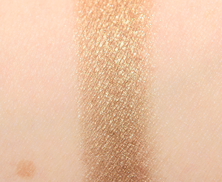 <p class="text-center">Chanel Blurry Green #4 Multi-Effect Eyeshadow</p>