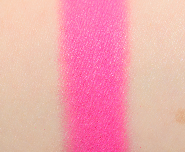 <p class="text-center">Viseart Pink (Bright Editorial #5) Pressed Pigment</p>