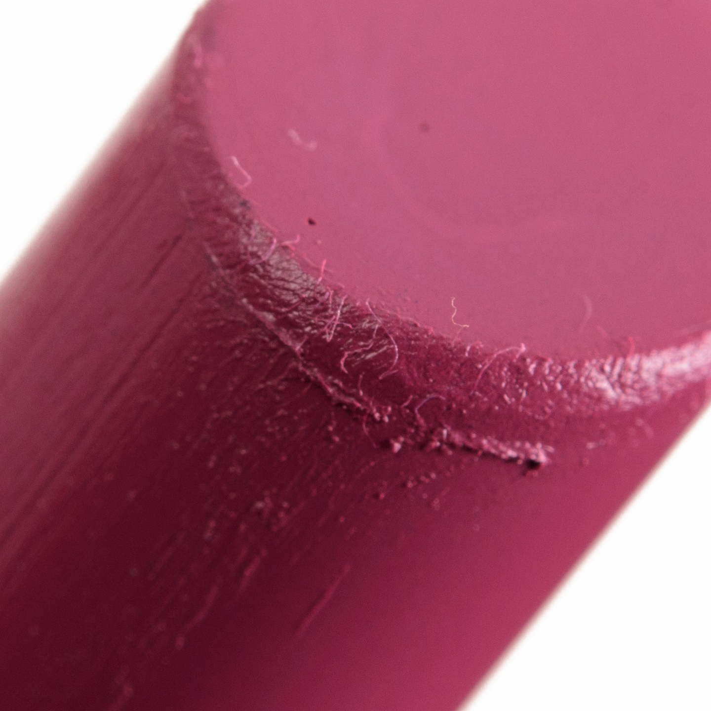 Fibers in Lipsticks - Makeup Geek Spoiled (lots of fuzz/lint/fibers on bottom slant/edge)