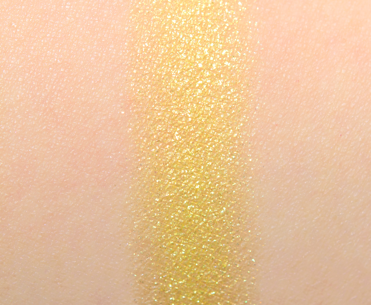 <p class="text-center">Huda Beauty Neon Green #2 Pressed Pigment</p>
