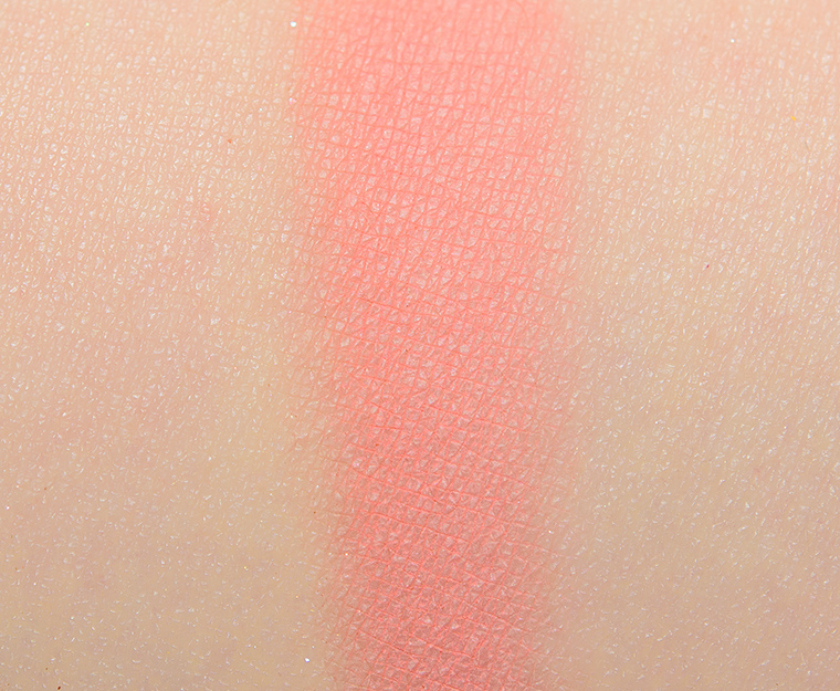 <p class="text-center">Huda Beauty Neon Green #8 Pressed Pigment</p>