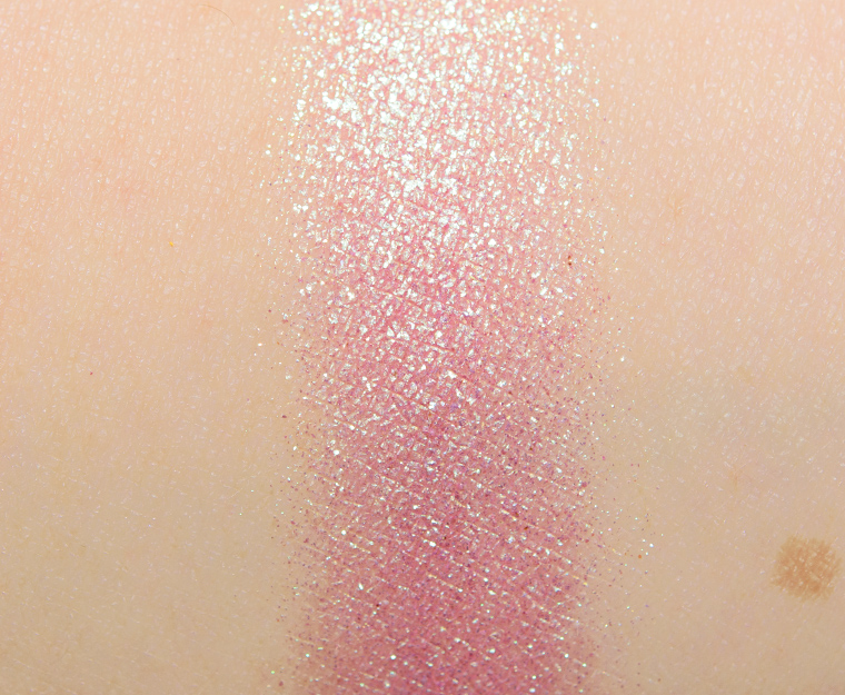 <p class="text-center">Huda Beauty Neon Green #9 Pressed Pigment</p>
